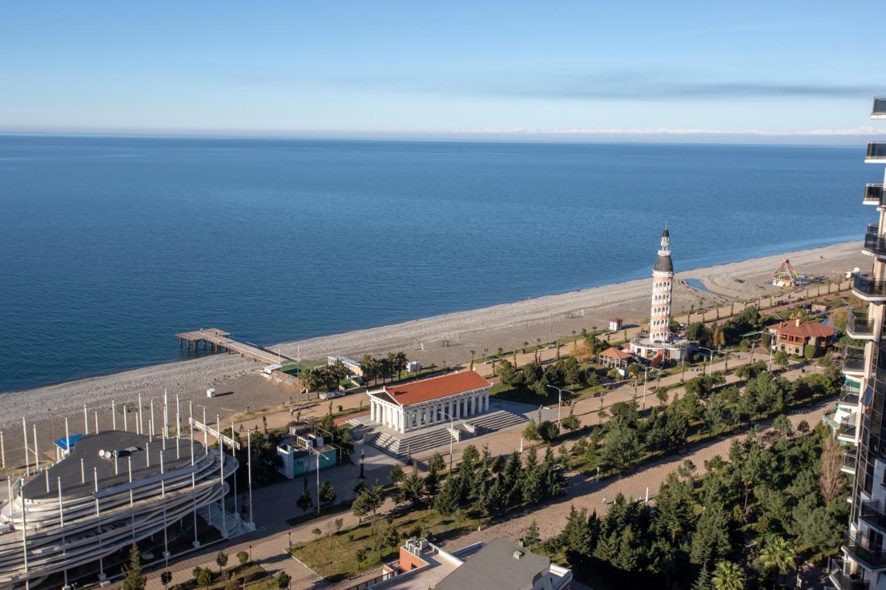 Blue Star Batumi Aparthotel Exterior photo