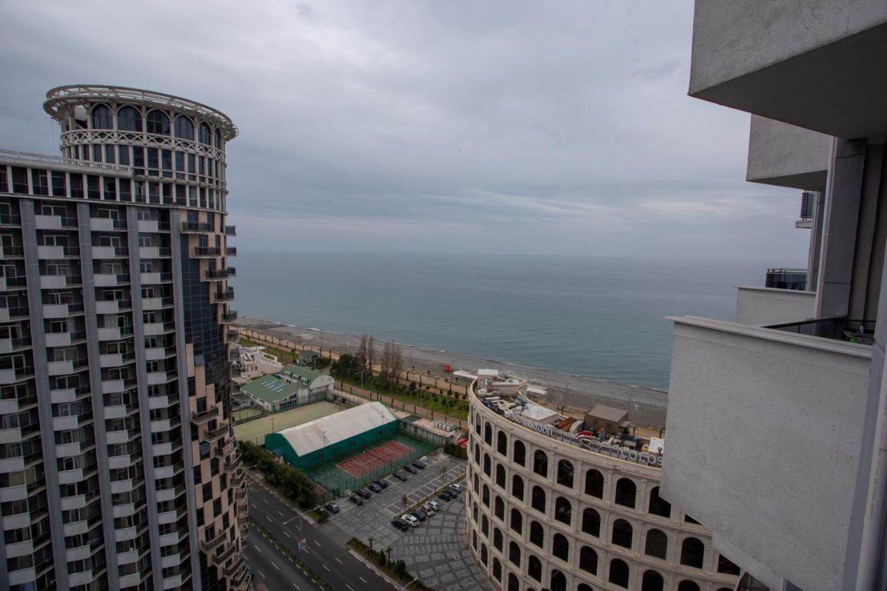 Blue Star Batumi Aparthotel Exterior photo