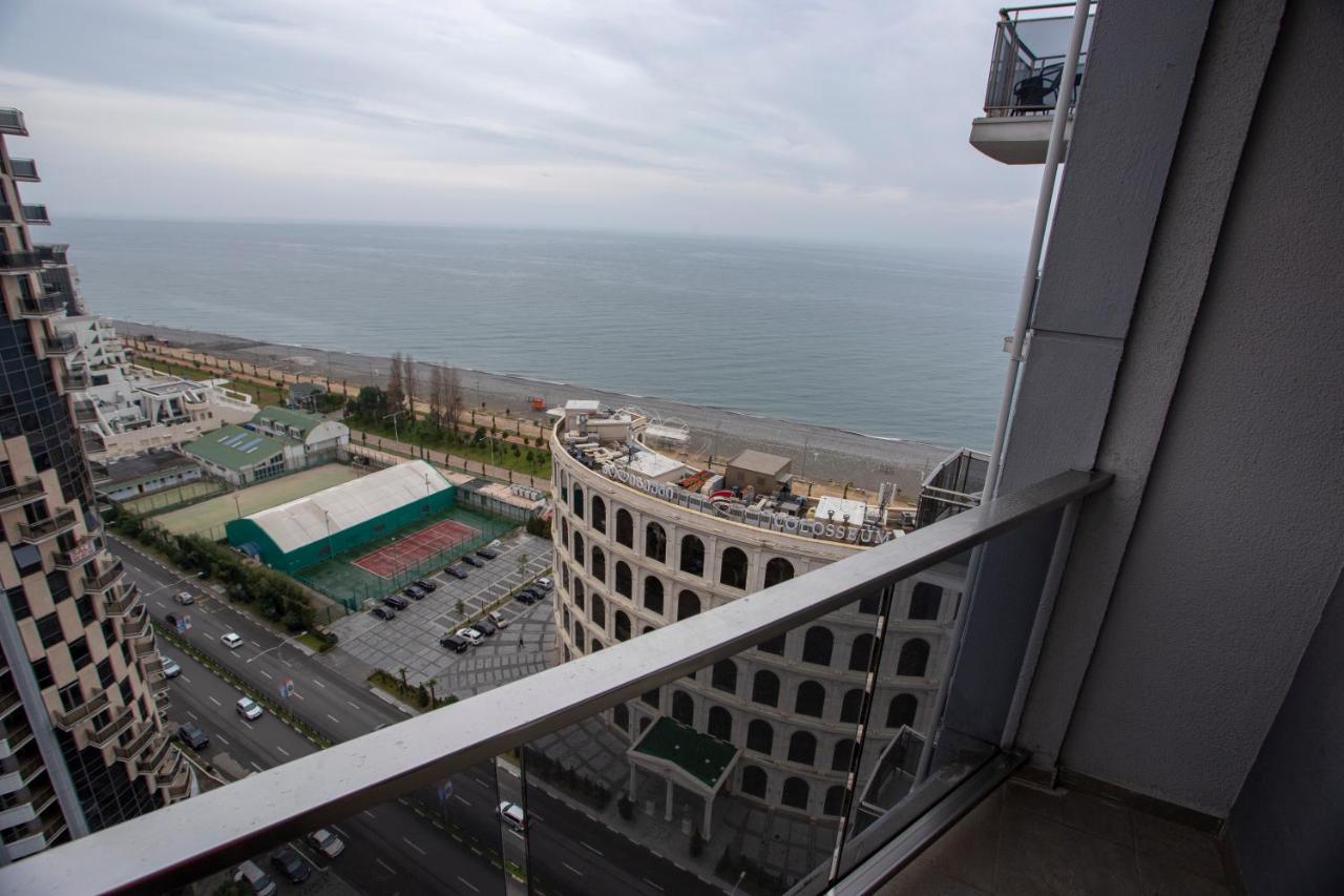 Blue Star Batumi Aparthotel Exterior photo