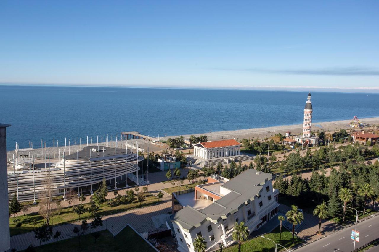 Blue Star Batumi Aparthotel Exterior photo